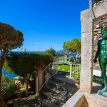 La Maliosa D' Arienzo Bed and Breakfast 3*