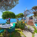 La Maliosa D' Arienzo Bed and Breakfast 3*