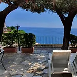 La Maliosa D' Arienzo Bed & Breakfast 3*