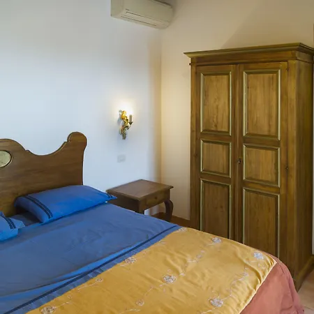 La Maliosa D' Arienzo Bed and Breakfast 3*