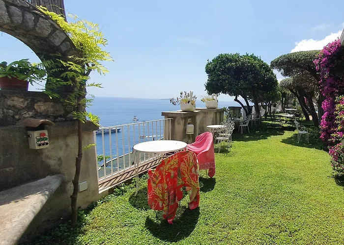 La Maliosa D' Arienzo Bed & Breakfast 3*