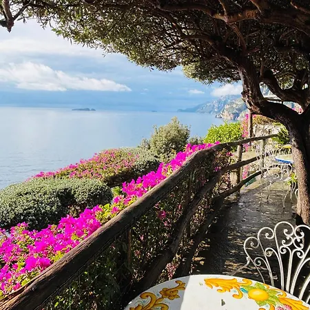 לינה וארוחת בוקר La Maliosa D' Arienzo 3*