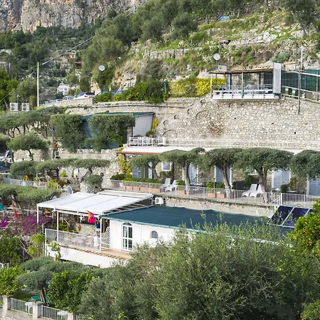 La Maliosa Oda ve Kahvaltı 3*